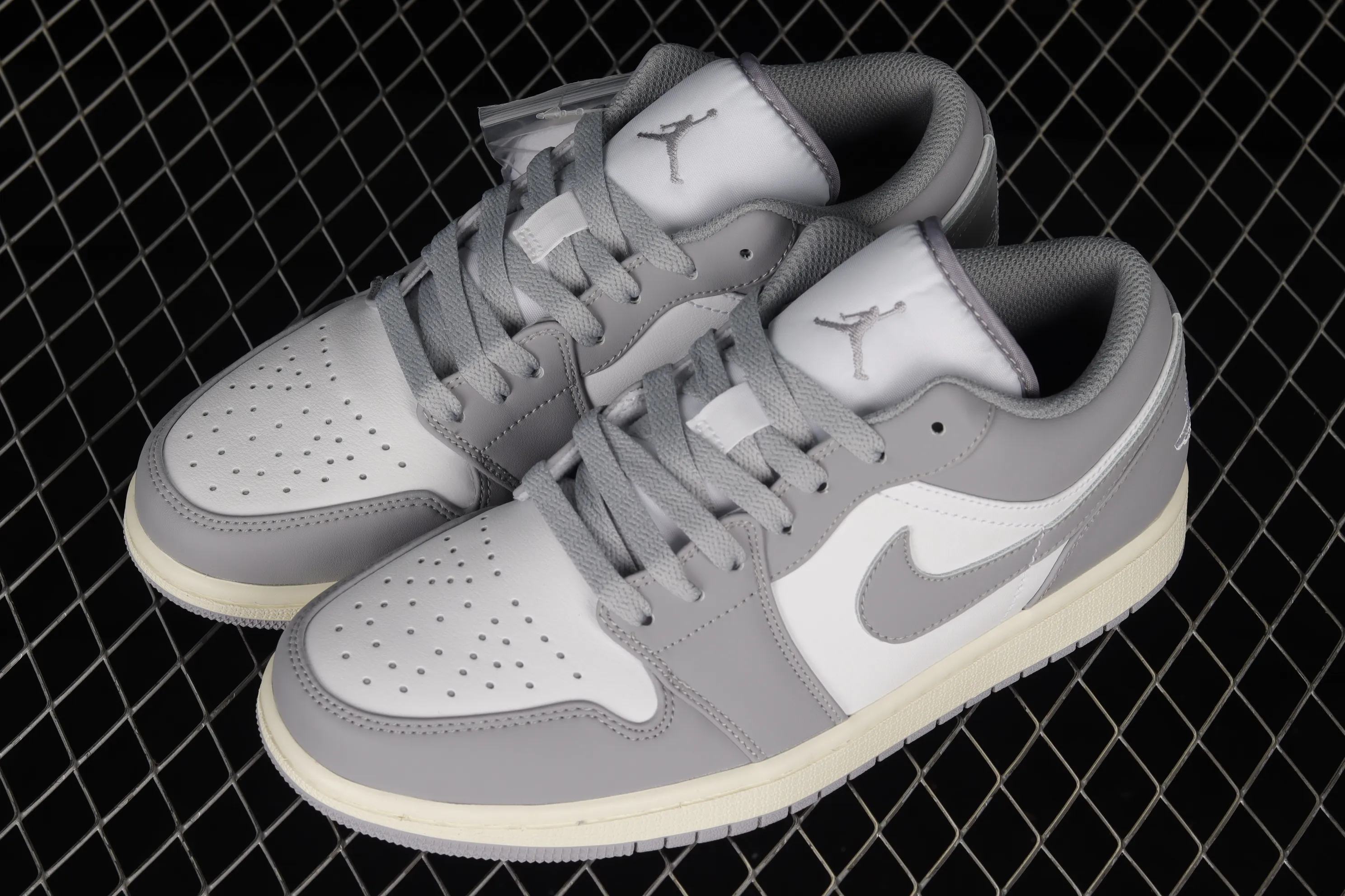 All categories Air Jordan Jordan series basketball shoes Air Jordan 1 Low Air Jordan 1 Low "Vintage Grey" AJ Joe 1 white gray 553558-053